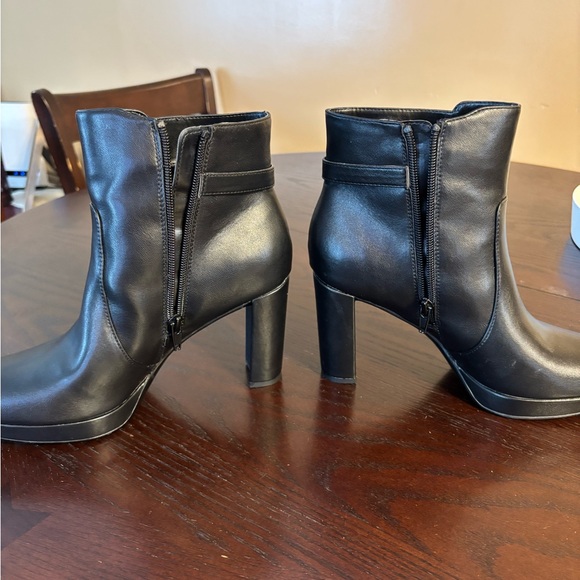 Braxton Platform Bootie - Picture 2 of 10